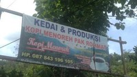 Selain warungkopi pengunjung bisa melihat produksi kopi