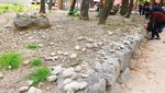 Menyusun Batu Harapan di Gunung Seorak, Korea Selatan