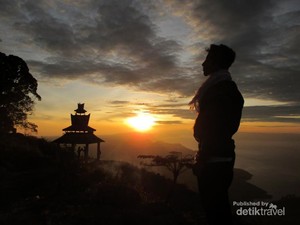 Menyusuri Gunung Sipiso-piso yang Cantik