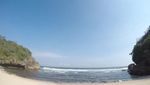 Menyusuri Pantai di Malang dan Kemping Ceria di Sana