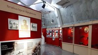 Bagian pertama museum dibawah Monumen Perjuangan Rakyat Jawa Barat. ada banyak penejelasan dan foto-foto megengai berbagai peristiwa. Selain itu ada rak-kaca yang menampilkan senjata asli yang digunakan saat berperang.