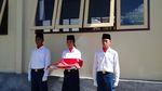 Merah Putih Berkibar di Perbatasan Indonesia