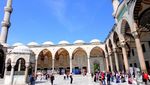 Merasakan Nyamannya Masjid Biru di Istanbul