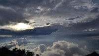 Pemandangan dari Puncak Trianggulasi