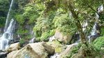 Meresapi Kesegaran dan Indahnya Curug Orok di Garut