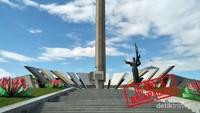 Museum Great Patriotic War. Jika kamu perhatikan, kamu bisa menemukan bendera Soviet yang masih berkibar di puncaknya
