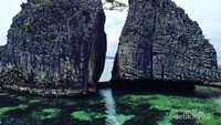 Gugusan Karang Karst di Pulau Misool