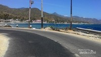 Jalan Yang berliku dengan Pemandangan Yang Indah