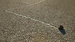 Misteri Batu yang Berjalan Sendiri di Death Valley