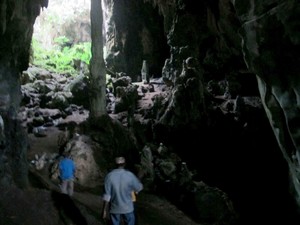 Misteri Gua Kontilola: Kerajaan Kelelawar dan Lukisan Alien