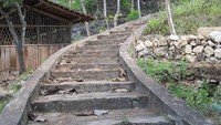 Tangga menuju lokasi (dok. Putri/detiktravel)