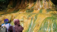 Pancuran Pitu yang mengandung belerang