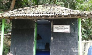 Misteri Makam Keramat Mbah Atas Angin di Baturaden