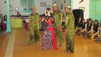 Penari Sintren dalam kondisi trance (Fitraya/detikTravel)