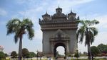 Monumen Arc de Triomphe ala Laos