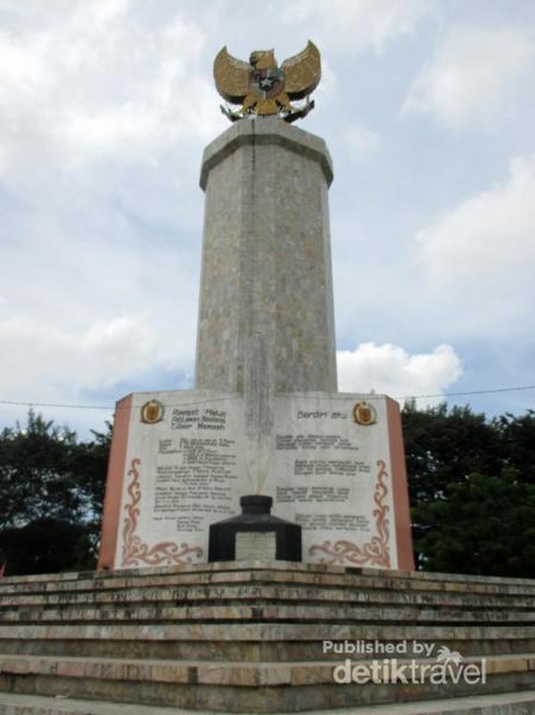 Monumen Tengku Amir Hamzah Ikon Kota Stabat Di Sumut