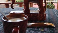 Sruput kopi pagi di Muang Ngoi