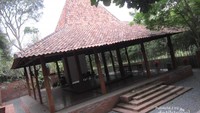Rumah joglo untuk pertunjukan seni