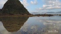 Bukit ikon Pulau Merah