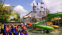 Siap-siap dikagetkan guyuran barel air raksasa di Wahana Ziggy Giant Barrel