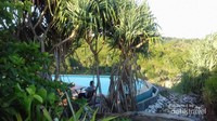 Kolam di atas bukit di tepi laut selatan