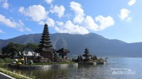 Panorama alam yang indah menyatu dengan cuaca yang cerah
