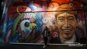 Mural di Solo Hanya Bisa Dilihat Di Malam Hari
