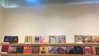 Koleksi Album Musik di Salah Satu Ruangan Museum Musik