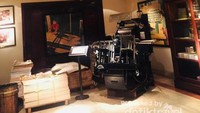 Salah Satu Koleksi Museum House Of Sampoerna di Ruangan Pembuatan Rokok