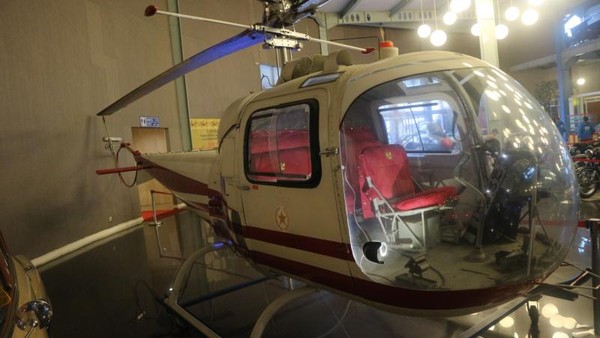 Oleh presiden Soekarno, helikopter ini diberi nama Si Walet