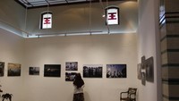 Museum ini juga dilengkapi art galeri dengan pameran yang berganti pada waktu tertentu.