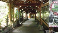 Lorong menuju masuk War Museum Penang.