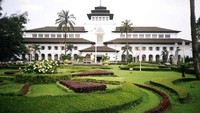 Gedung Sate (travelwithjan.com)
