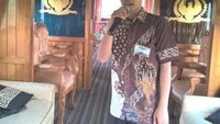 Berkaraoke didalam kereta api menghilangkan kejenuhan