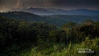 Gunung Sawal Ciamis dari sisi selatan