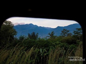 Naik Kereta Yogyakarta-Bandung, Pemandangannya Dahsyat!