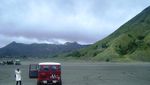 Naik Mobil 4WD, Cara Keren Menjelajahi Bromo