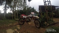 Gerbang Desa Cisadon