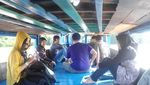 Naik Perahu di Pasar Terapung Banjarmasin, Seru Banget!