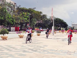 Naik Sepeda Hujan-hujanan di Putrajaya