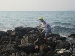 Naik Sepeda Jakarta-Banten, Siapa Takut?