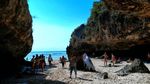 Naik Turun Tangga Demi Nikmati Pantai Keren di Bali