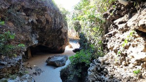 Naik Turun Tangga Demi Nikmati Pantai Keren di Bali