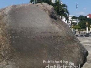 Napak Tilas di Tugu Pahlawan & Museum 10 Nopember Surabaya