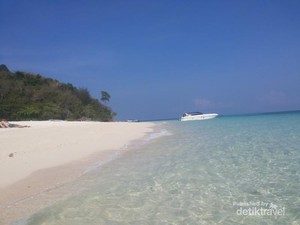 Napak Tilas Leonardo Dicaprio di Phi Phi Island