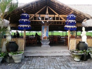 Nasi Lawar Kuwir, Kuliner Bali Tanpa Babi