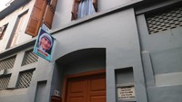 Jam untuk berkunjung ke Mother House adalah  pukul 08.00 - 12.00, kemudian dilanjutkan pada pukul 15.00 - 18.00 setiap harinya, kecuali hari Kamis dimana Mother House tidak terbuka untuk umum.