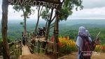 Negeri Dongeng di Balik Hutan Pinus Yogyakarta