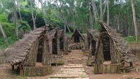 Rumah Seribu Kayu Negeri Dongeng yang sangat eksotis.