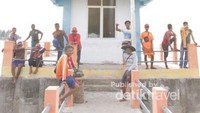 Para penyedia jasa kapal wisata ke Pulau Cingkuak